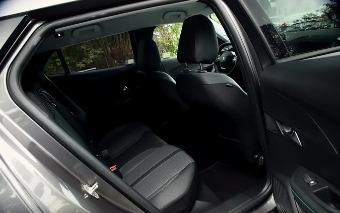 Peugeot 2008 cena 84900 przebieg: 63000, rok produkcji 2022 z Pelplin małe 781